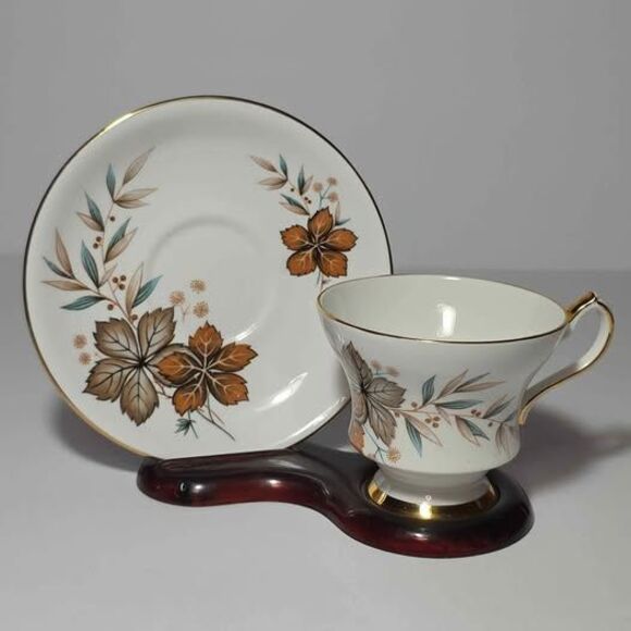 Royal Gregg Teacup and Saucer Autumn Leaves Vintage - Picture 9 of 9